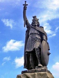 Alfred the Great's statue at Winchester. Hamo Thornycroft's bronze statue erected in 1899. Photo Credit- Wikipedia