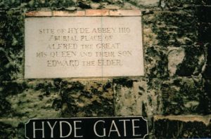 This plaque and the arch next to it are all that remain of Hyde Abbey. Photo Credit- http://royalrestingplaces.com/